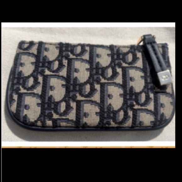 💕👌🏼Credit card, coins, and & key holders. Pick #1. 2 or & #3. - Picture 3 of 5